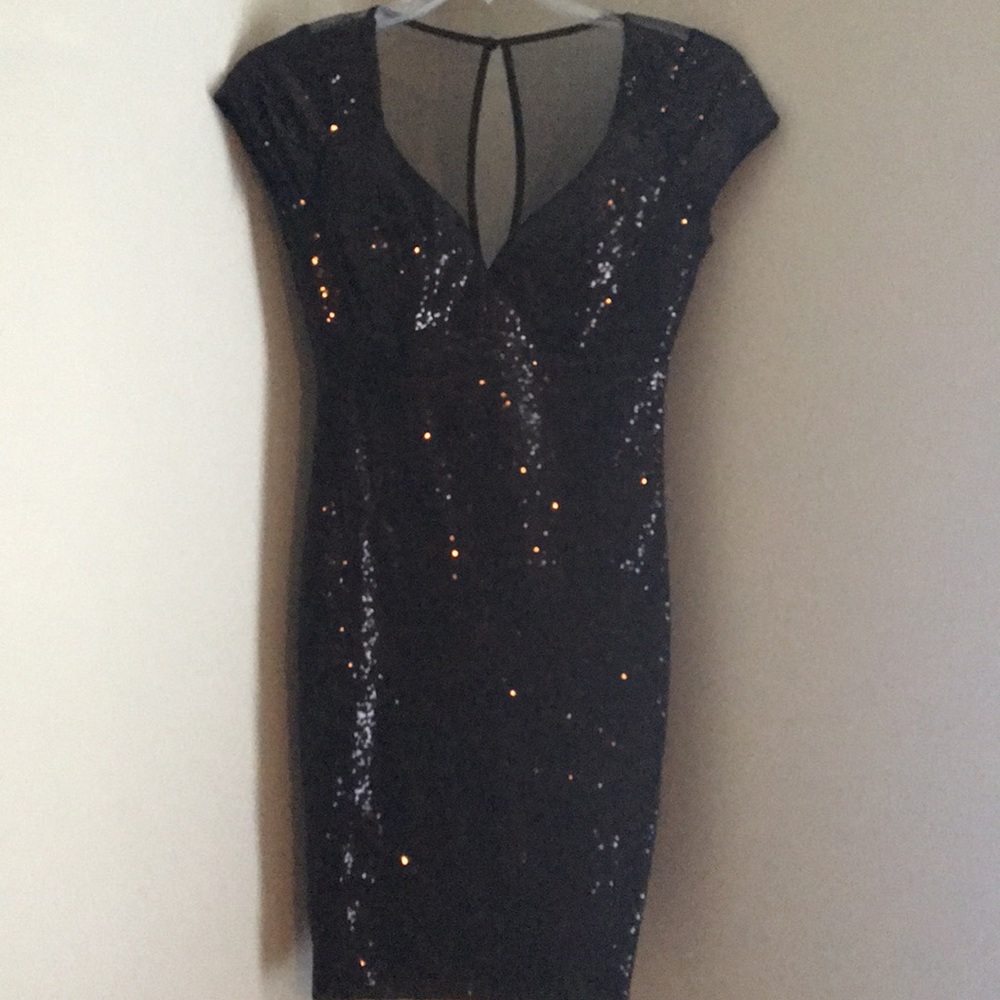 Fitted sequenced black dress